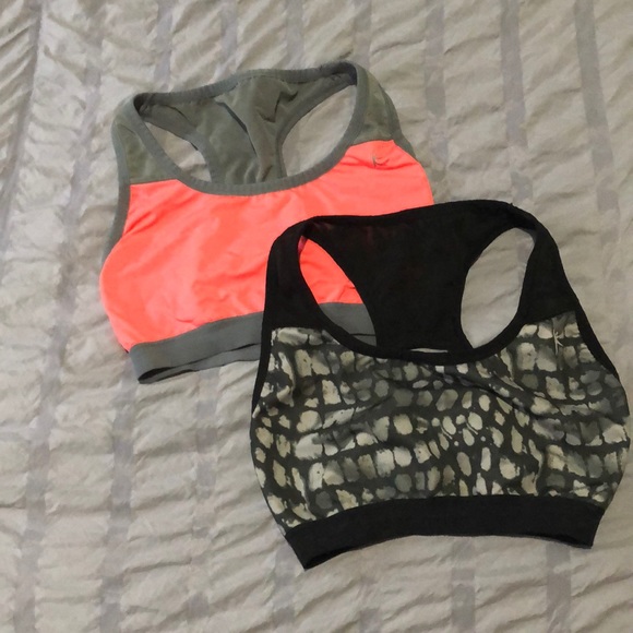 Sports bras - Picture 1 of 4